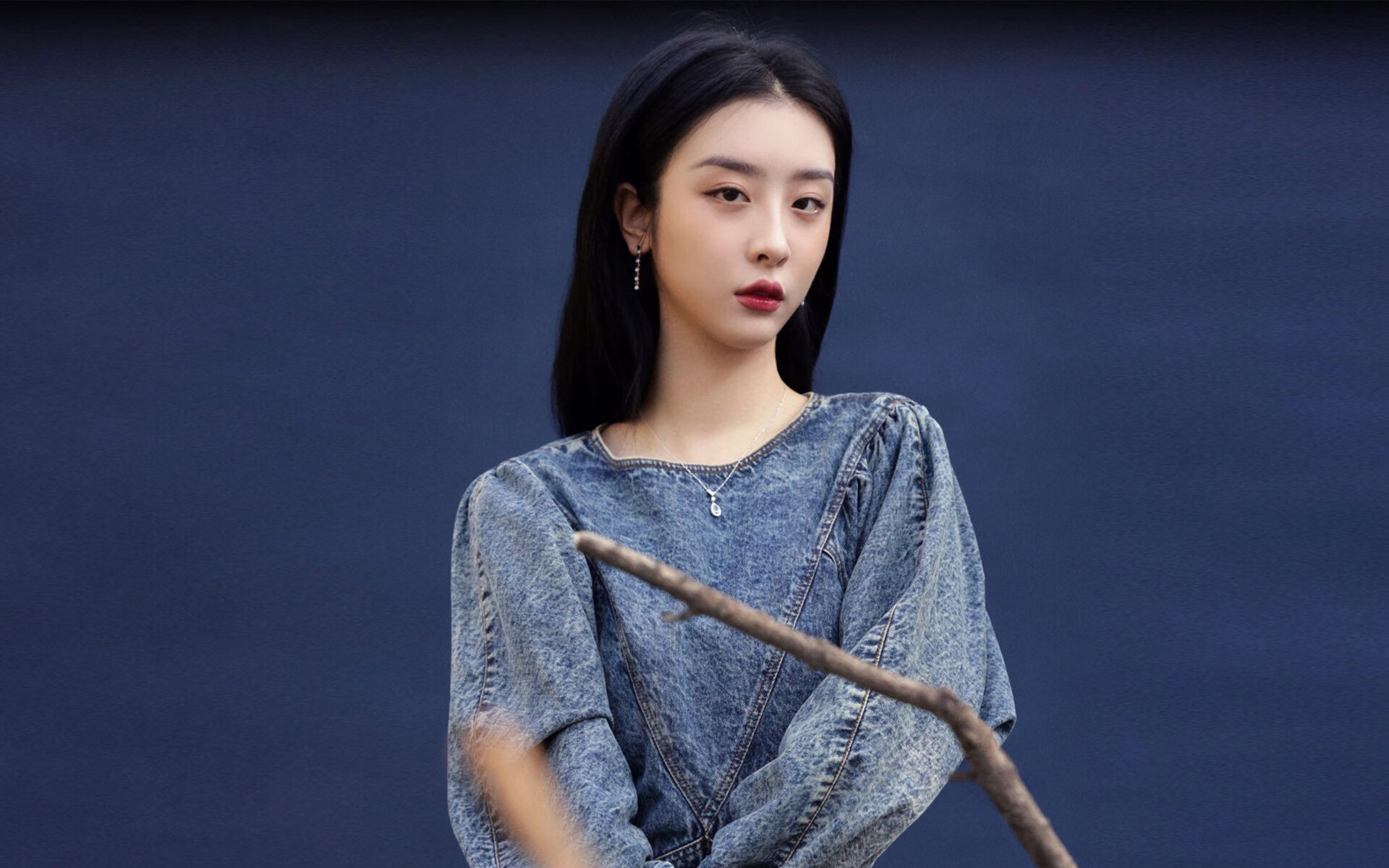 _老鹰队年轻球员爆发，团队表现出色_，老鹰队球员照片