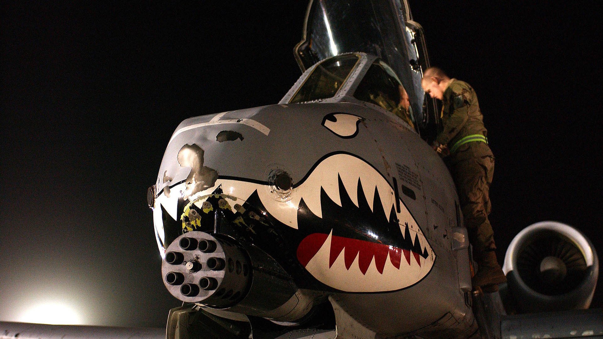 国内足球联赛球队实力逐渐显现,对决频繁,足球联赛排名中国