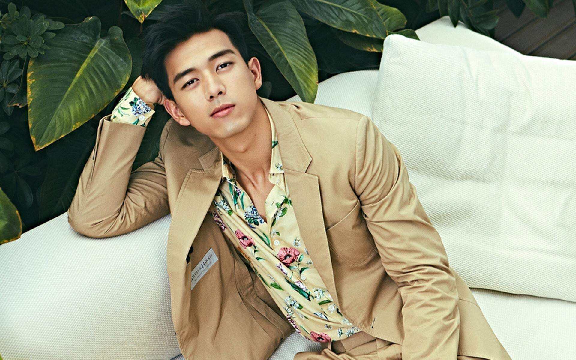 电竞主题馆在多地开放吸引年轻人打卡体验,电竞主题展馆