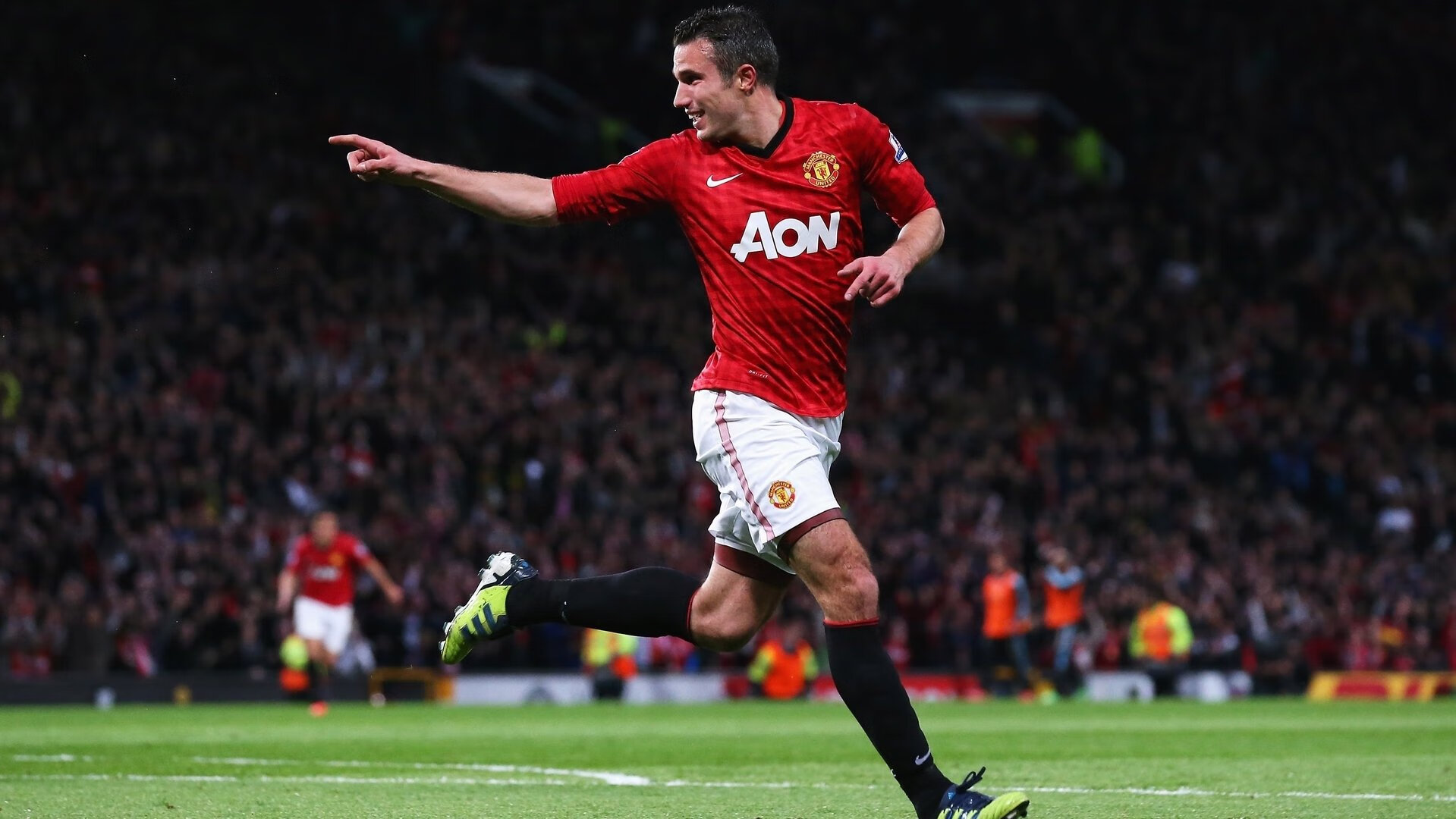 华体会官方网站-魔术边线发球战术成功助力关键进攻，边线发球世界难题