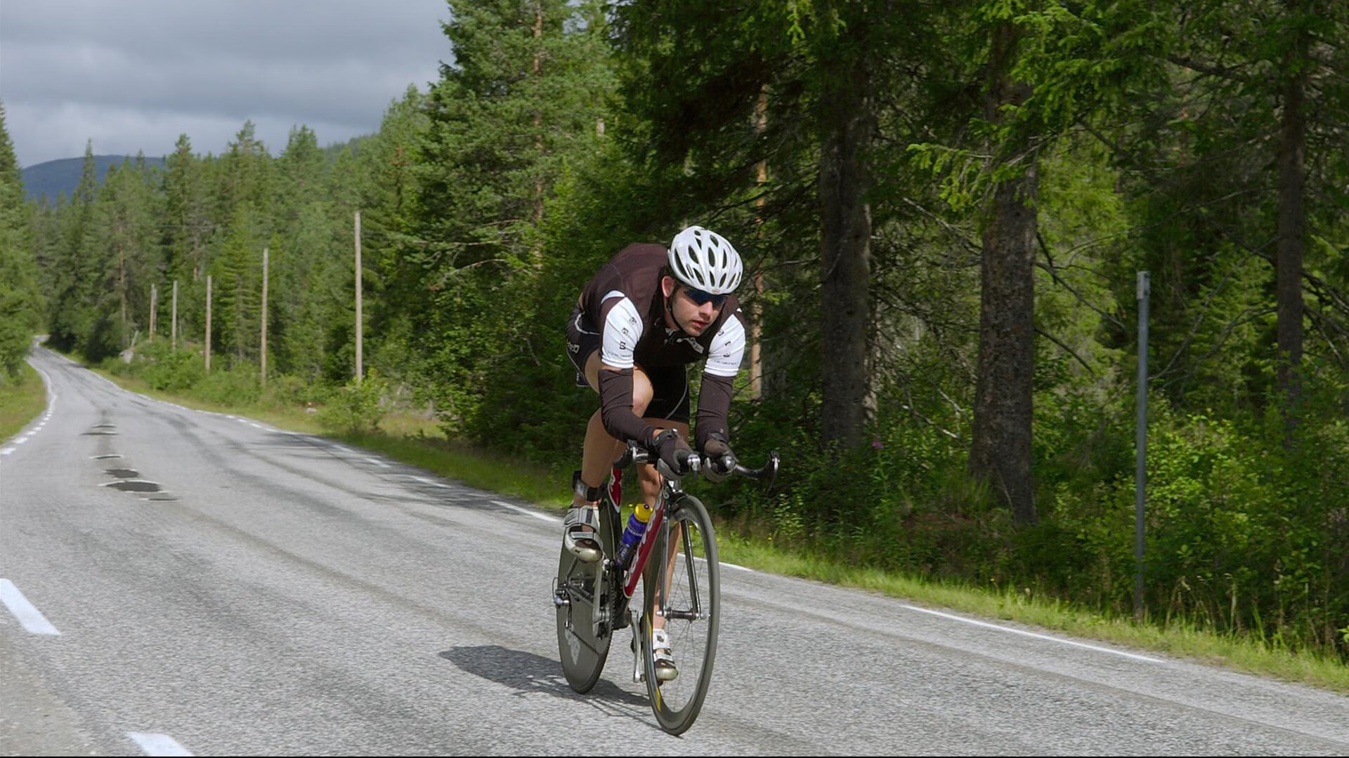 “世界巡回：穿越五大洲的极限速度之旅”